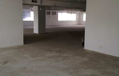 Imagem: O depósito possui 5 Vagas na garagem, 630m² de Área e está