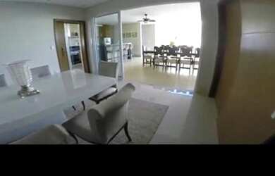 Imagem: A casa em condomínio possui 4 Dormitórios, 5 Banheiros, 4