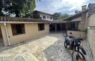 Imagem 3: Casa térrea no Itagua. Piscina, 100m² de Área, 5 Vagas na garageme2...