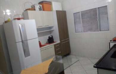 Imagem: A casa possui 2 Dormitórios, 2 Banheiros, 1 Vaga na garagem