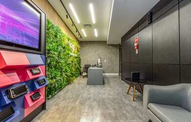 Imagem: O depósito possui 5 Vagas na garagem, 732m² de Área e está