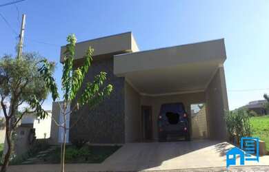 Imagem: A casa em condomínio possui 3 Dormitórios, 2 Banheiros, 2