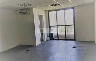 Imagem: O depósito possui 1 Vaga na garagem, 34m² de Área, Imóvel