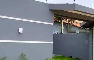 Imagem: A casa possui 2 Dormitórios, 2 Banheiros e 1 Vaga na garagem