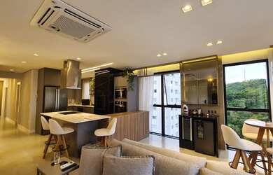 Imagem: O apartamento possui 4 Dormitórios, 5 Banheiros, 2 Vagas na