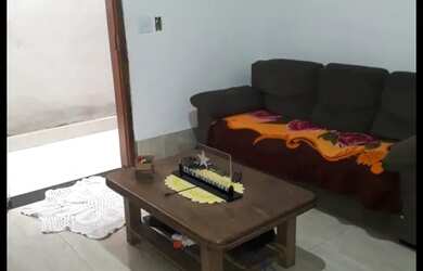 Imagem: A casa possui 2 Dormitórios, 1 Banheiro, 1 Vaga na garagem