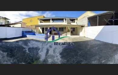 Imagem: A casa possui 2 Dormitórios, 1 Banheiro, 3 Vagas na garagem