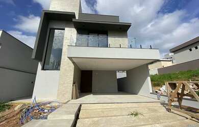 Imagem: A casa em condomínio possui 3 Dormitórios, 5 Banheiros, 4