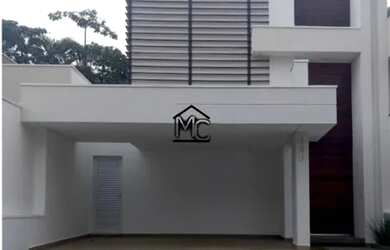 Imagem: A casa em condomínio possui 3 Dormitórios, 1 Banheiro, 2 Vagas