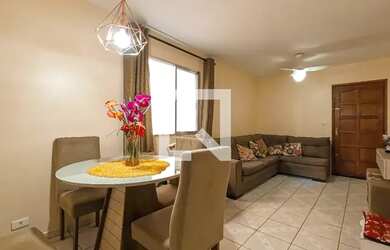 Imagem: O apartamento possui 2 Dormitórios, 1 Banheiro, 1 Vaga na garagem