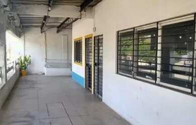 Imagem: O depósito possui 1 Vaga na garagem e 150m² de Área e está