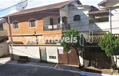 Imagem: A casa possui 5 Dormitórios, 3 Banheiros, 4 Vagas na garagem