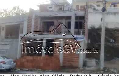 Imagem: A casa possui 1 Dormitório, 1 Banheiro, 1 Vaga na garagem e