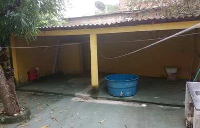 Imagem: A casa possui 3 Dormitórios, 3 Banheiros e 1 Vaga na garagem