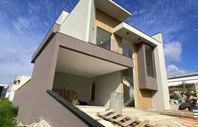 Imagem: A casa em condomínio possui 4 Dormitórios, 5 Banheiros, 4