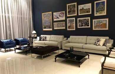 Imagem: A casa em condomínio possui 4 Dormitórios e 5 Banheiros e