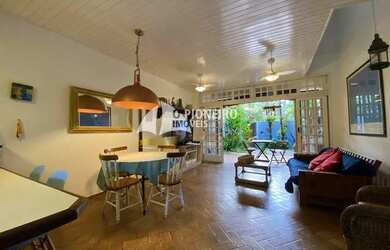 Imagem: A casa em condomínio possui 3 Dormitórios, 1 Banheiro, 2 Vagas