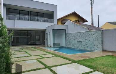 Imagem: A casa em condomínio possui 4 Dormitórios, 5 Banheiros, 3