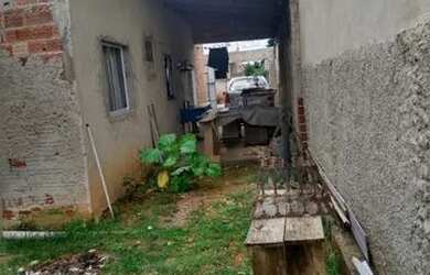 Imagem 2: Terreno com casa. 120m² de Área