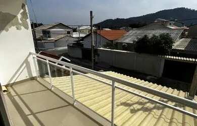 Imagem: A casa em condomínio possui 2 Dormitórios, 2 Banheiros e 1