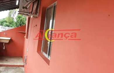 Imagem: A casa possui 5 Dormitórios, 4 Banheiros, 5 Vagas na garagem