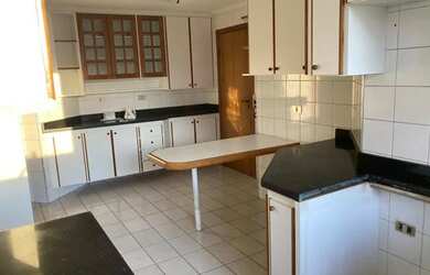 Imagem: O apartamento possui 4 Dormitórios, 4 Banheiros, 2 Vagas na