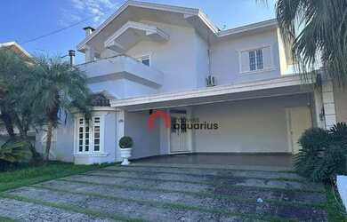 Imagem: A casa em condomínio possui 3 Dormitórios, 3 Banheiros, 4