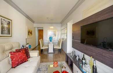 Imagem: O apartamento possui 3 Dormitórios, 1 Banheiro, 1 Vaga na garagem