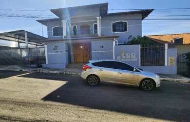 Imagem: A casa em condomínio possui 3 Dormitórios, 2 Banheiros, 2