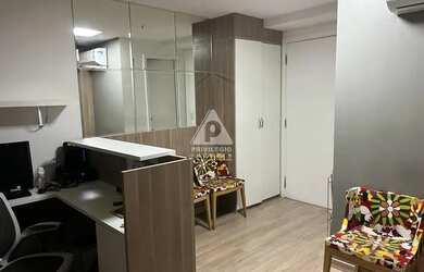 Imagem: O depósito possui 1 Vaga na garagem e 28m² de Área e está