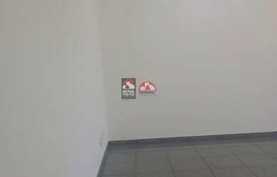 Imagem: O depósito possui 1 Vaga na garagem, 37m² de Área e está