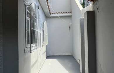 Imagem 2: Aluga-se casa. Varanda, 120m² de Área, 2 Vagas na garageme3 Dormitórios