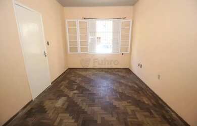 Imagem: A casa possui 3 Dormitórios, 1 Banheiro, 107m² de Área e