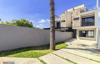 Imagem: A casa possui 3 Dormitórios, 2 Banheiros, 1 Vaga na garagem