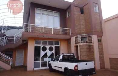 Imagem: O depósito possui 2 Vagas na garagem e 188m² de Área e está