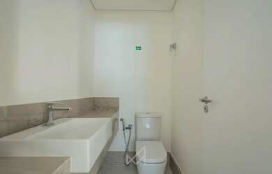 Imagem: O apartamento possui 3 Dormitórios, 5 Banheiros, 2 Vagas na