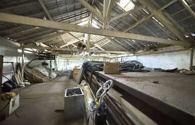 Imagem 16: Galpão com 12 salas e vestiario- 420m2 Bonsucesso