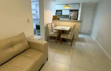 Imagem: O apartamento possui 1 Dormitório, 1 Banheiro, 1 Vaga na garagem