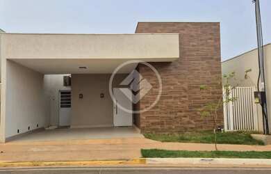 Imagem: A casa em condomínio possui 3 Dormitórios, 1 Banheiro, 2 Vagas