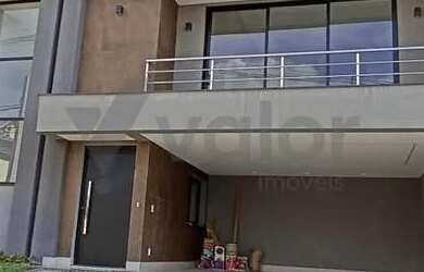 Imagem: A casa em condomínio possui 3 Dormitórios, 2 Banheiros, 4