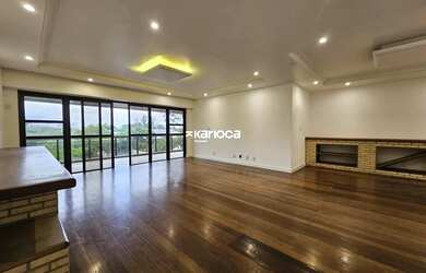 Imagem: O apartamento possui 4 Dormitórios, 4 Banheiros, 3 Vagas na