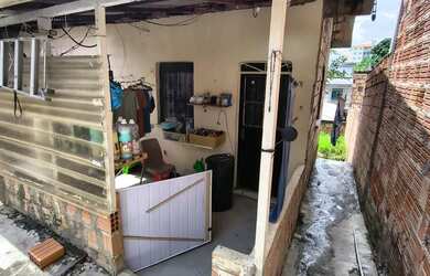 Imagem: A casa possui 2 Dormitórios, 2 Banheiros e 1 Vaga na garagem