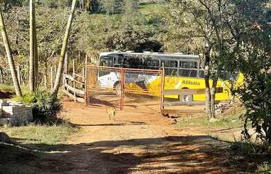 Imagem 16: Condomínio fechado em Atibaia 2,5 km do asfalto e ônibus na porta