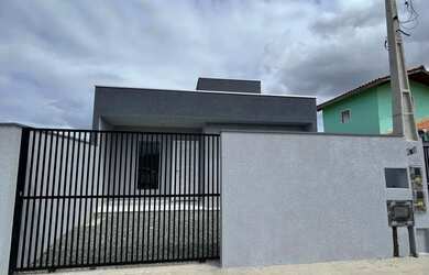 Imagem: A casa possui 2 Dormitórios, 2 Banheiros, 1 Vaga na garagem