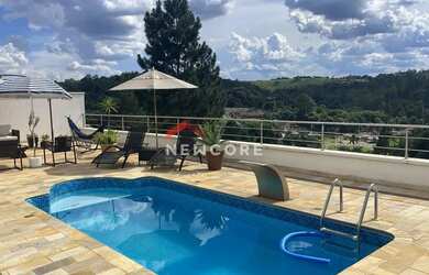 Imagem: A casa em condomínio possui 4 Dormitórios, 4 Banheiros, 4