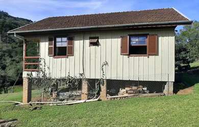 Imagem: A fazenda possui 100m² de Área e está localizado em Gramado