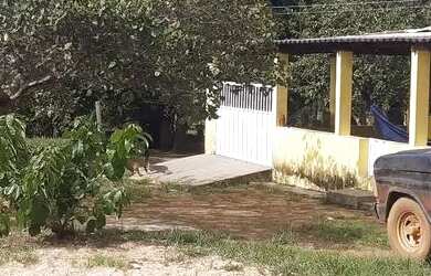 Imagem: A chácara à venda possui e está localizado em Goiânia