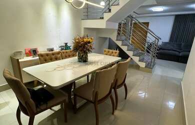 Imagem: A casa em condomínio à venda possui 3 Dormitórios, 3 Banheiros