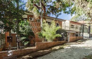 Imagem 3: Casa em Cristal. 247m² de Área, 4 Vagas na garageme4 Dormitórios