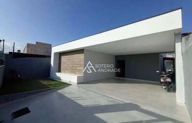 Imagem: A casa possui 4 Dormitórios, 1 Banheiro, 4 Vagas na garagem